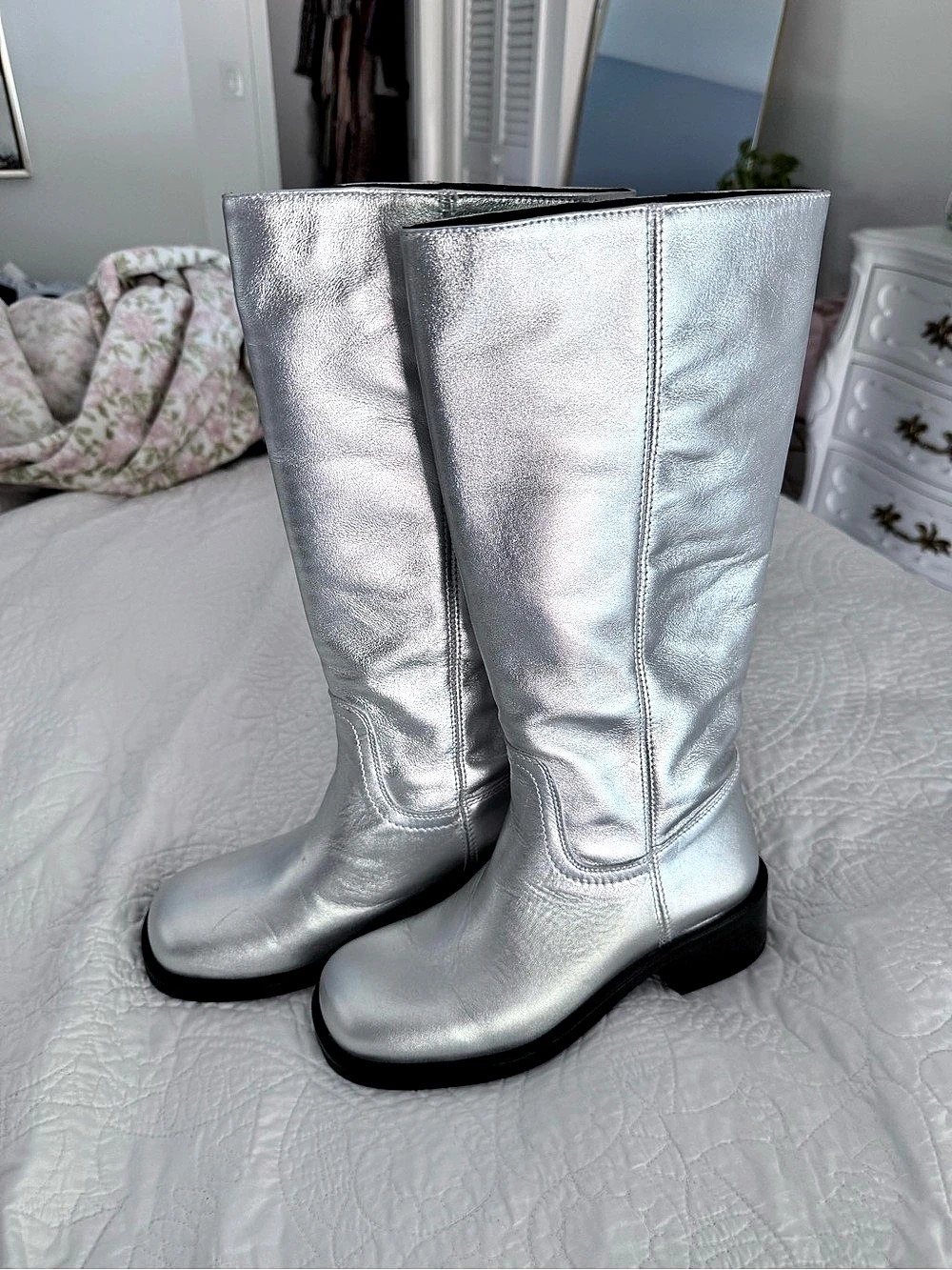 Y2K Vintage Silver Square toe Boots Like New